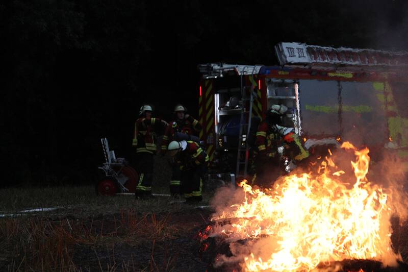 Feuerwehr Rotenburg trainiert Flächenbrand